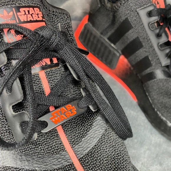🖤❤️ Adidas NMD R1 Star Wars Darth Vader Black/Red FW2276 - Picture 6 of 11